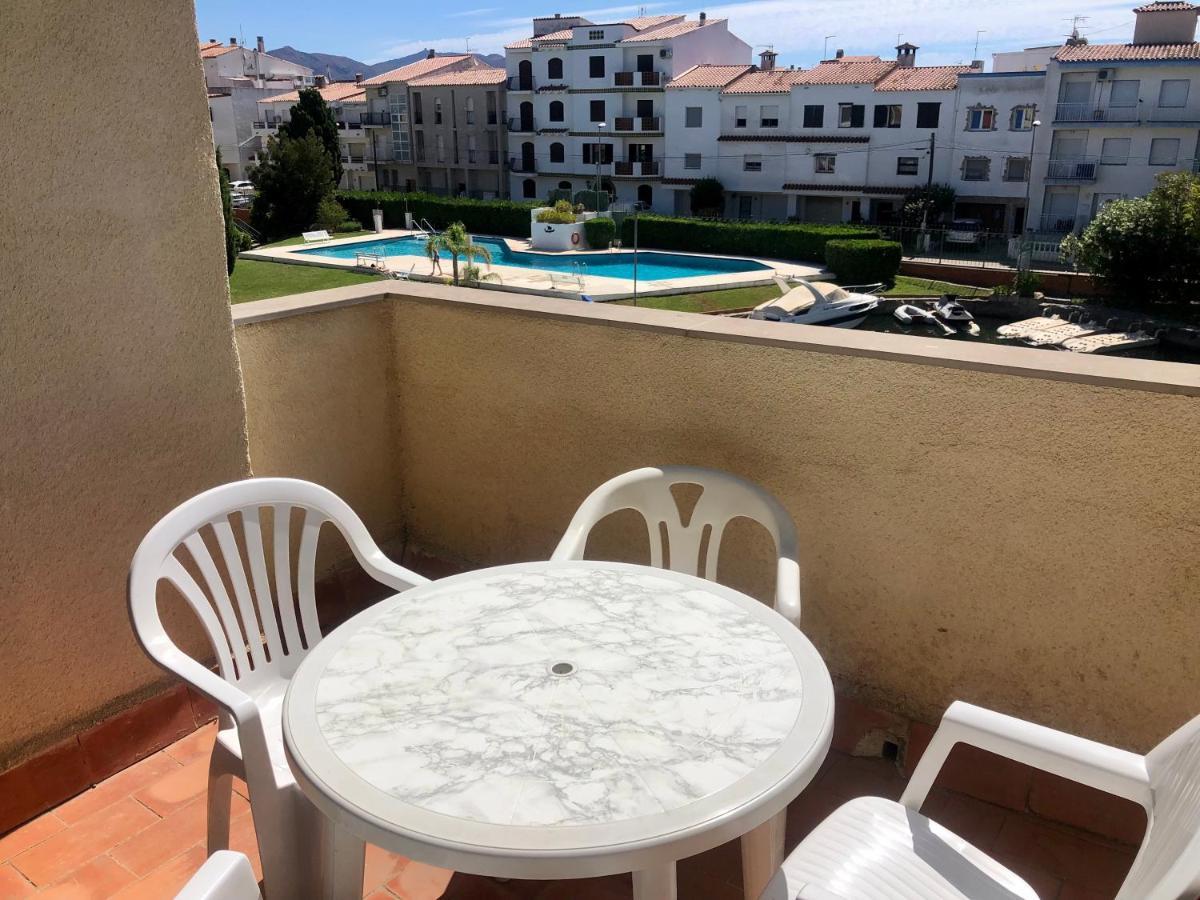 Port Sotavent 2C - Apartamento En La Marina De Empuriabrava - Piscina Comunitaria, - Parking - Vistas Al Canal - Cerca Centro Y Playa Exterior foto